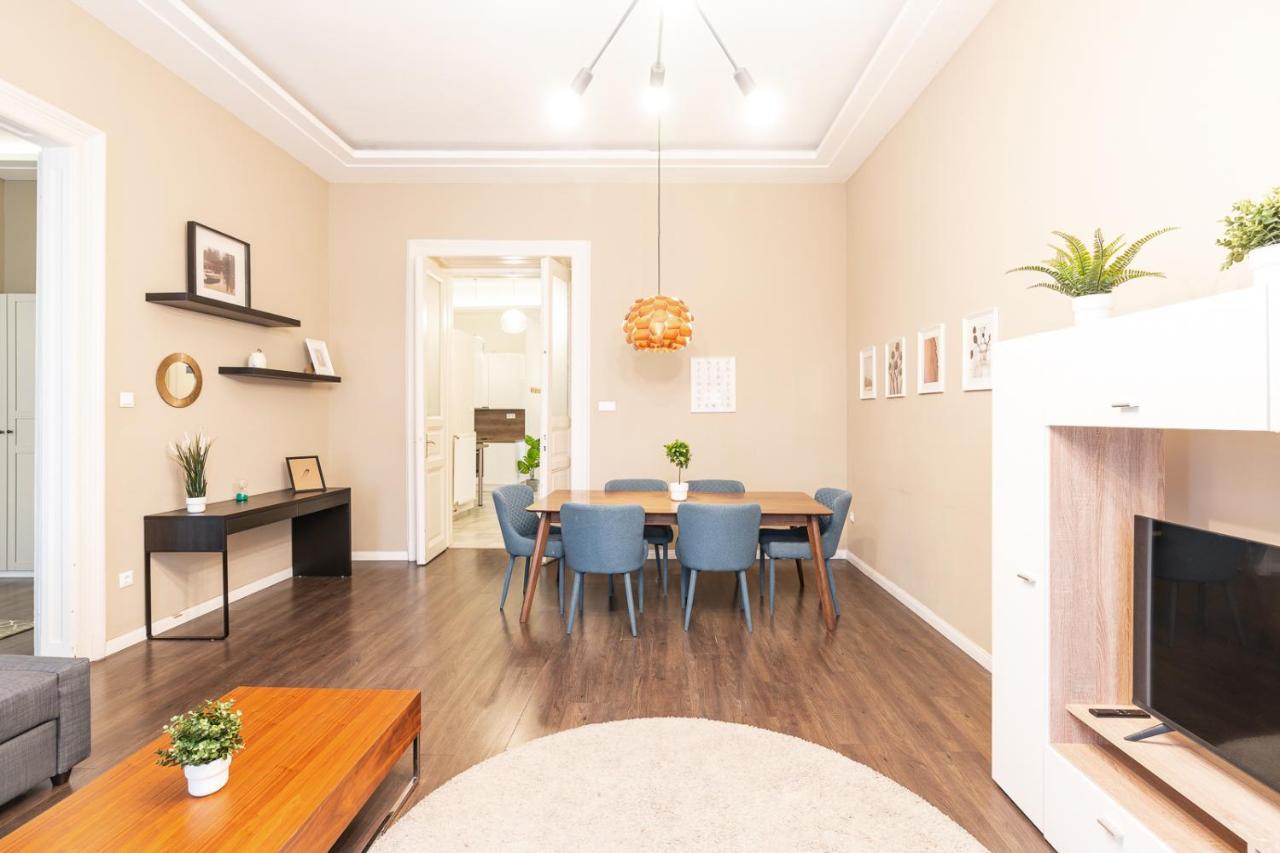 Spacious Luxury Apartment At The Heart Of Budapest Ngoại thất bức ảnh