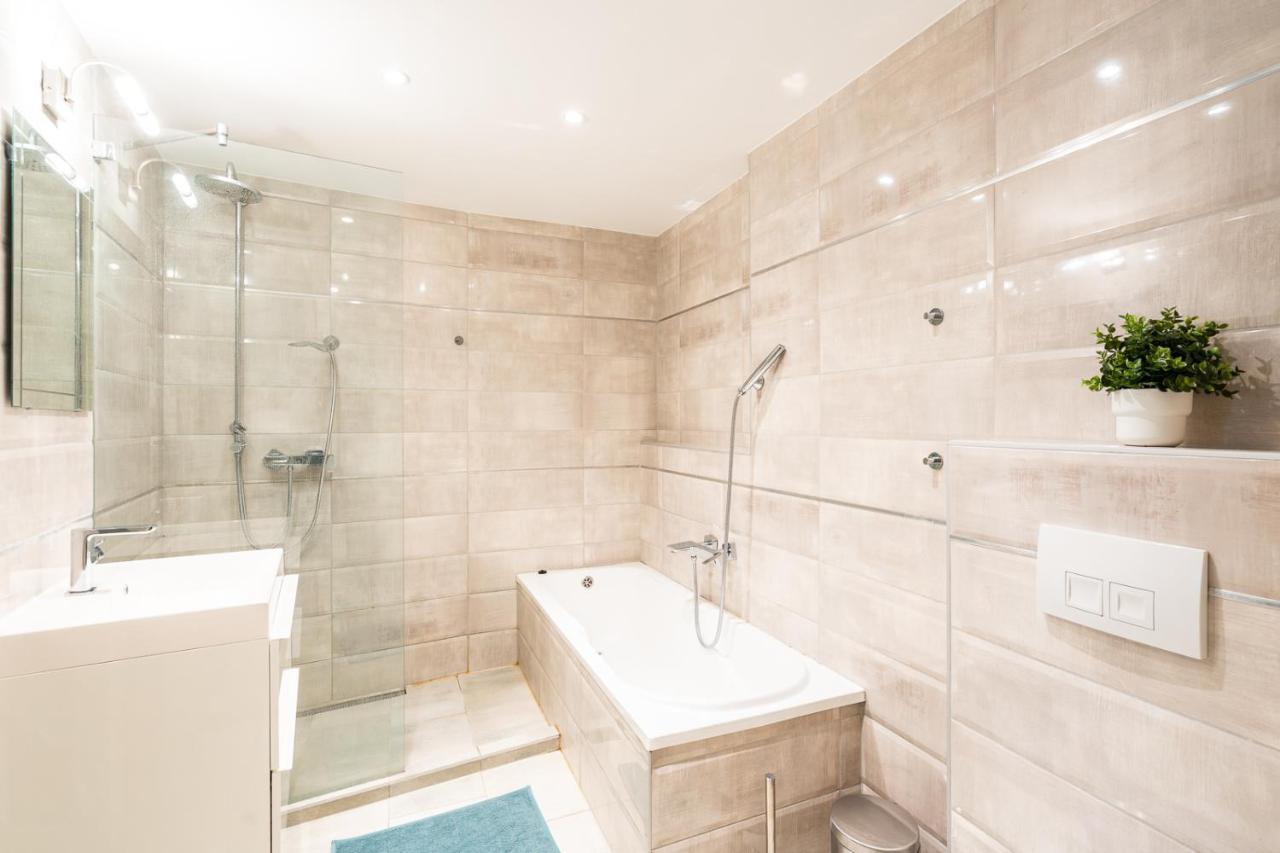 Spacious Luxury Apartment At The Heart Of Budapest Ngoại thất bức ảnh