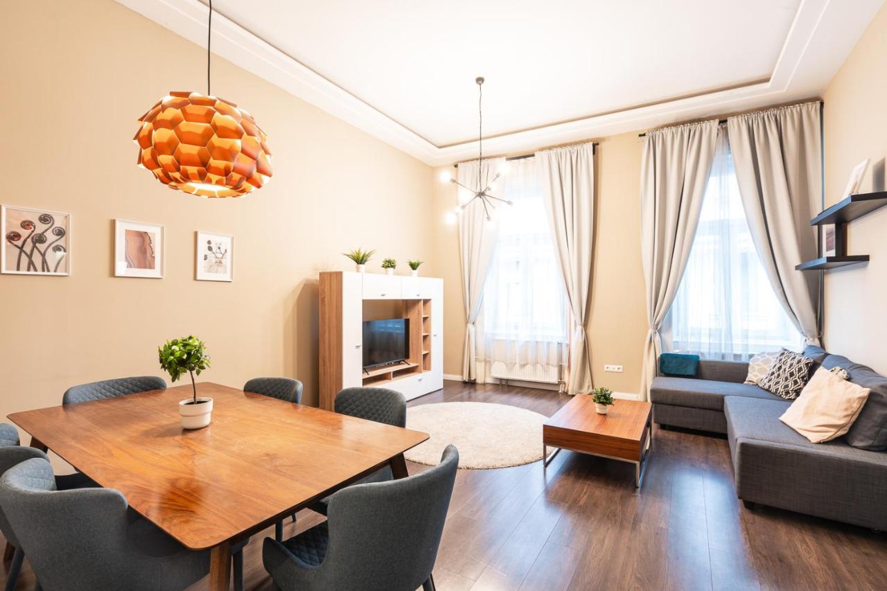 Spacious Luxury Apartment At The Heart Of Budapest Ngoại thất bức ảnh